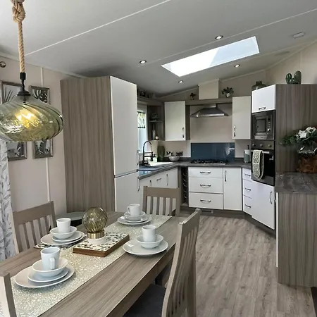 Holiday home The Yorkshire Burrow With Hot Tub *