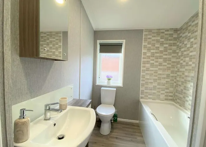 Holiday home The Yorkshire Burrow With Hot Tub *