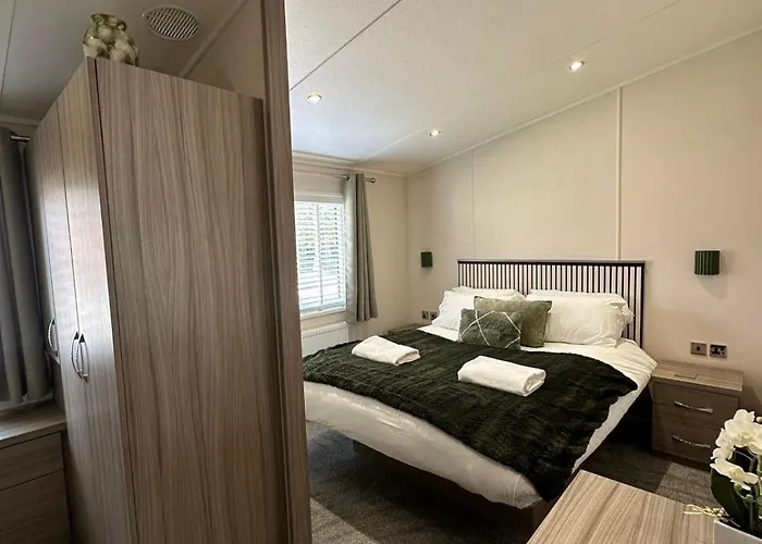 The Yorkshire Burrow With Hot Tub *