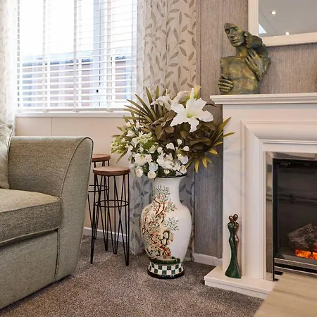 The Yorkshire Burrow With Hot Tub * York