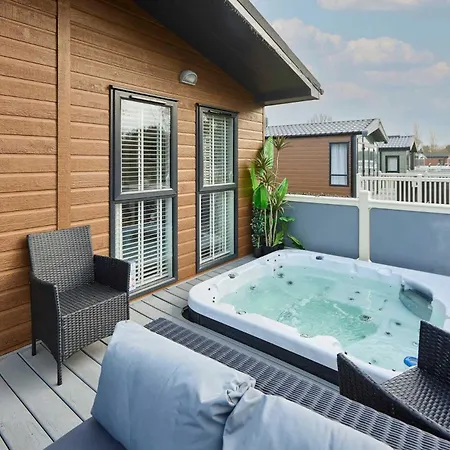 The Yorkshire Burrow With Hot Tub Feriehus York
